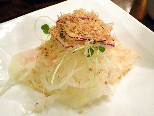 sabakan-onion-ponzu-salad