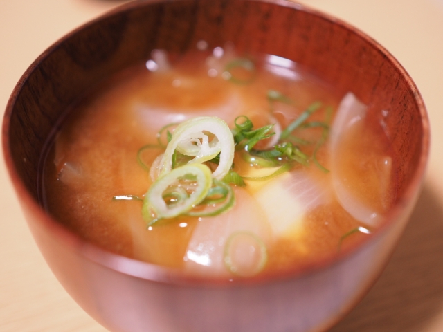 onion-apple-vinegar-miso-soup