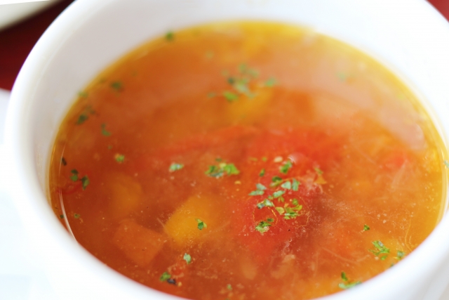 consomme-of-a-tomato-and-the-onion