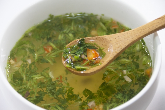 ginger-soup-of-japanese-parsley-and-the-chicken